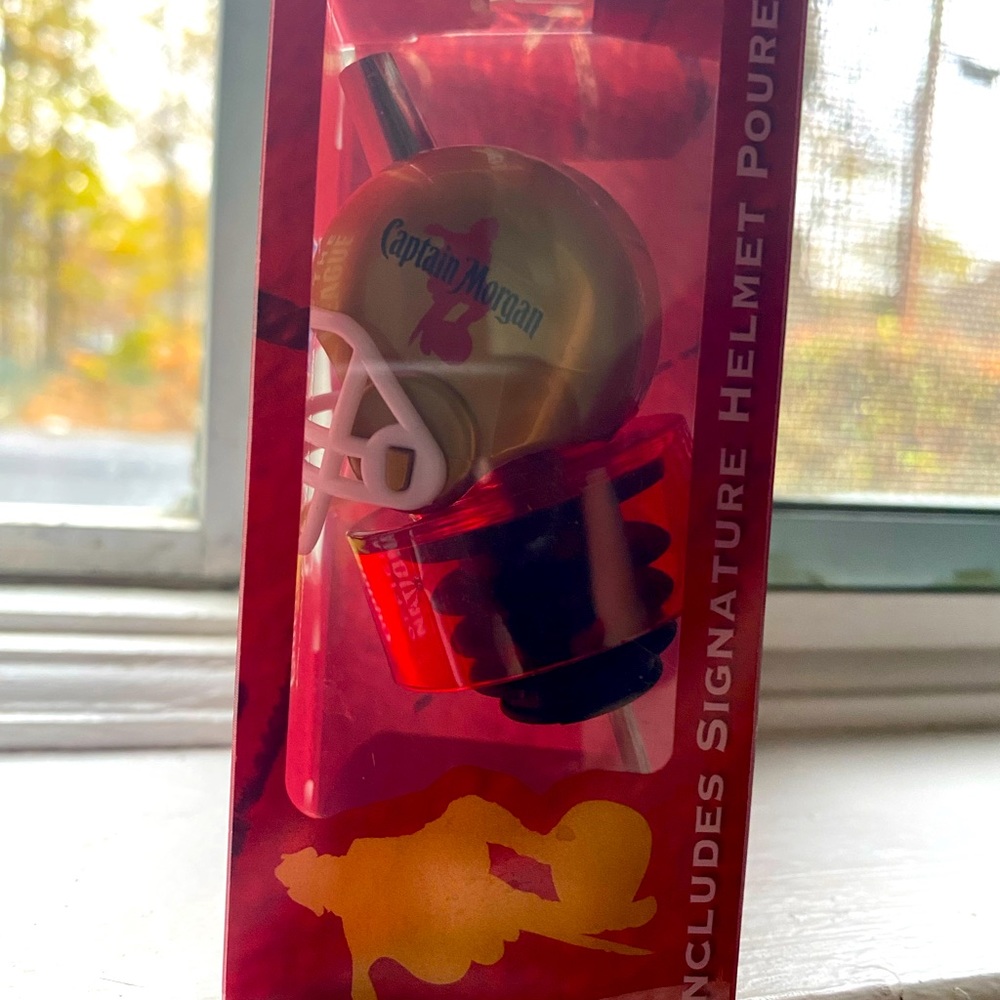 NFL Captain Morgan Football Helmet Pourer Bottle Stopper New in Package